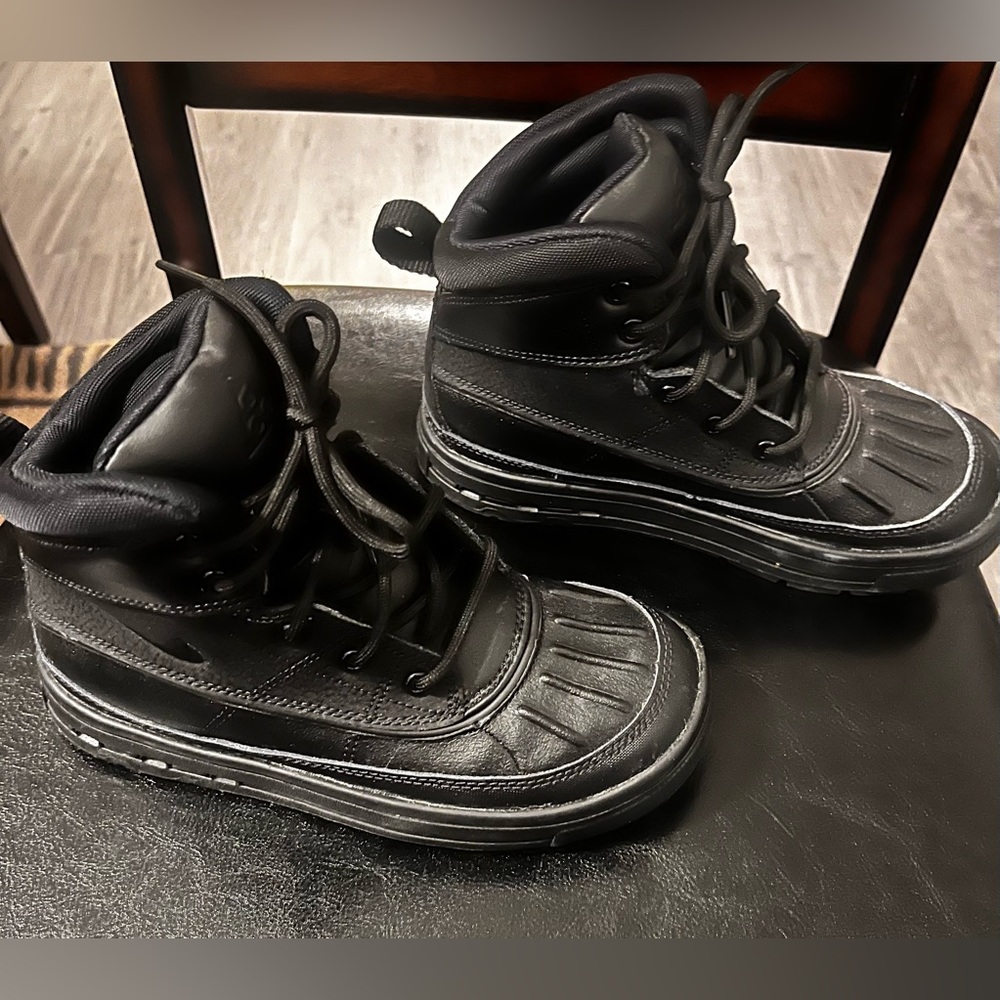 Boys Nike Woodside Boots